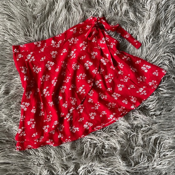 Forever 21 Dresses & Skirts - Floral printed skirt with tie on the side